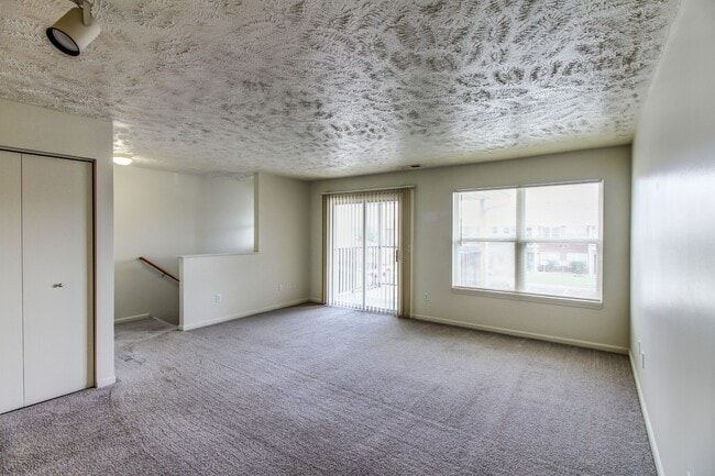 Building Photo - Riverbend Apartment Homes