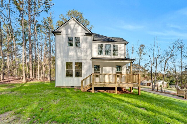 Building Photo - Charming 4 Bedroom Haven in Laurens