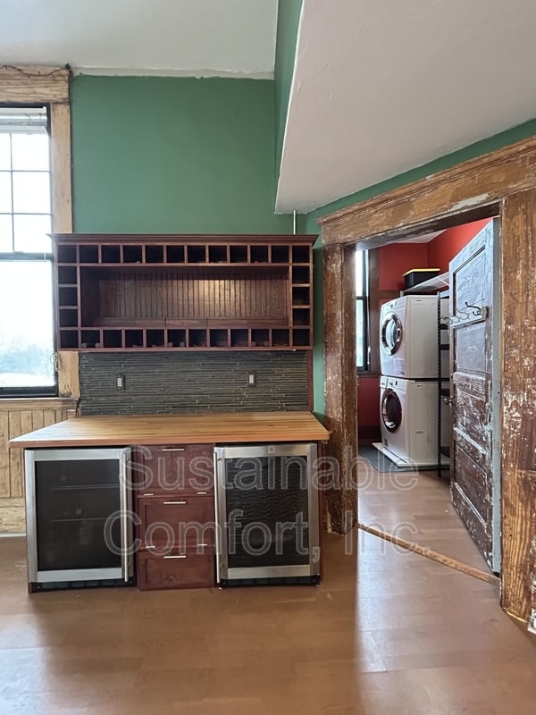 Building Photo - 28 Adams St