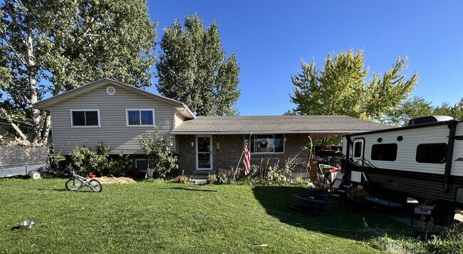 Primary Photo - 1340 E Navajo Dr