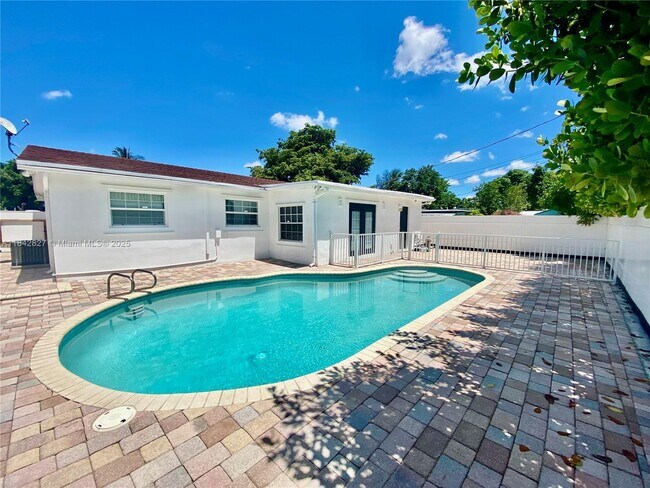 Building Photo - 3024 N 73rd Ter