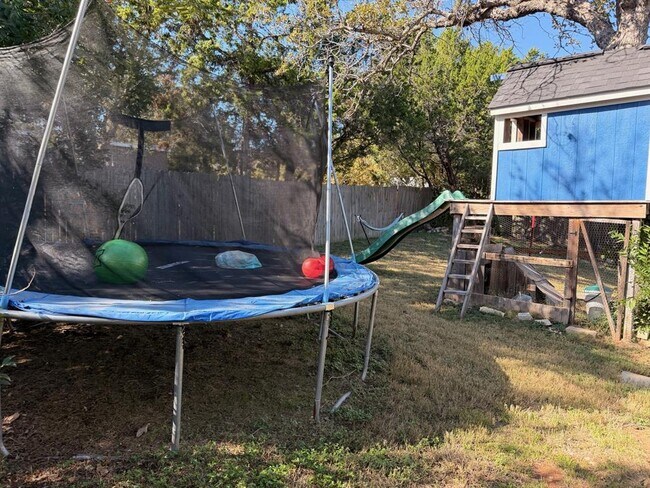 Building Photo - 2413 Crazyhorse Pass