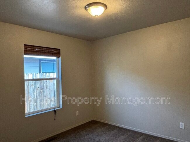 Building Photo - 8228 W Snohomish St