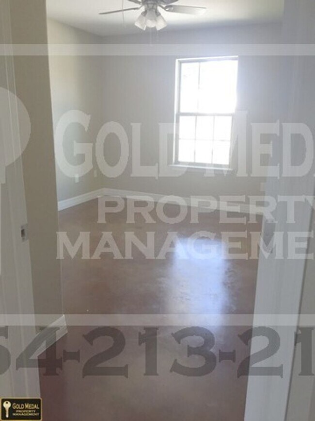 Building Photo - 1017 S 9th St