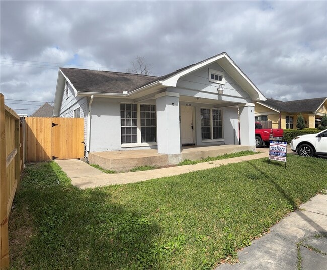 Building Photo - 2340 Cumberland St