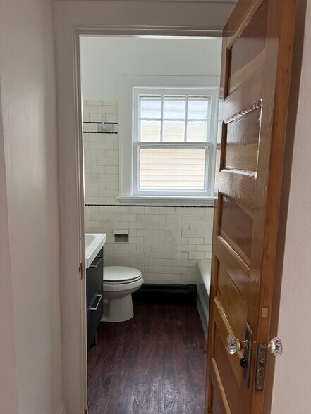Bathroom - 7 Law St