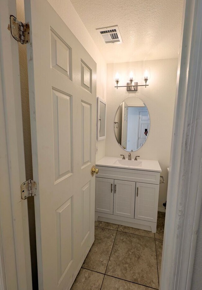 Building Photo - Lovely home in Lesuer Estates Mesa!!