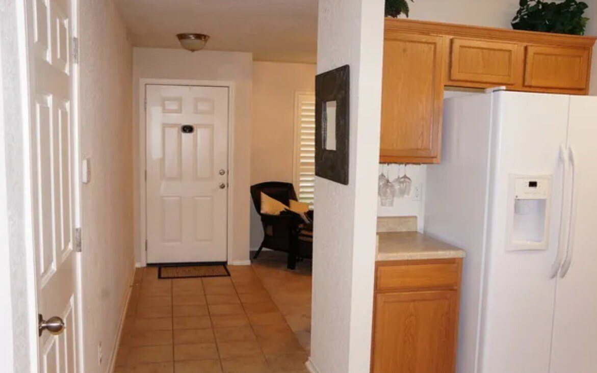 Building Photo - 26703 Redstone Hl