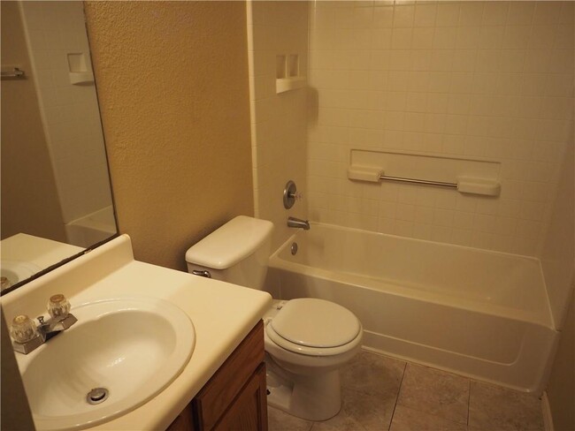 Building Photo - 506 Stewart Dr