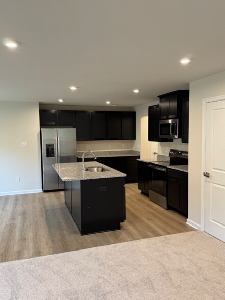 Building Photo - 117 Grv Hl Ter