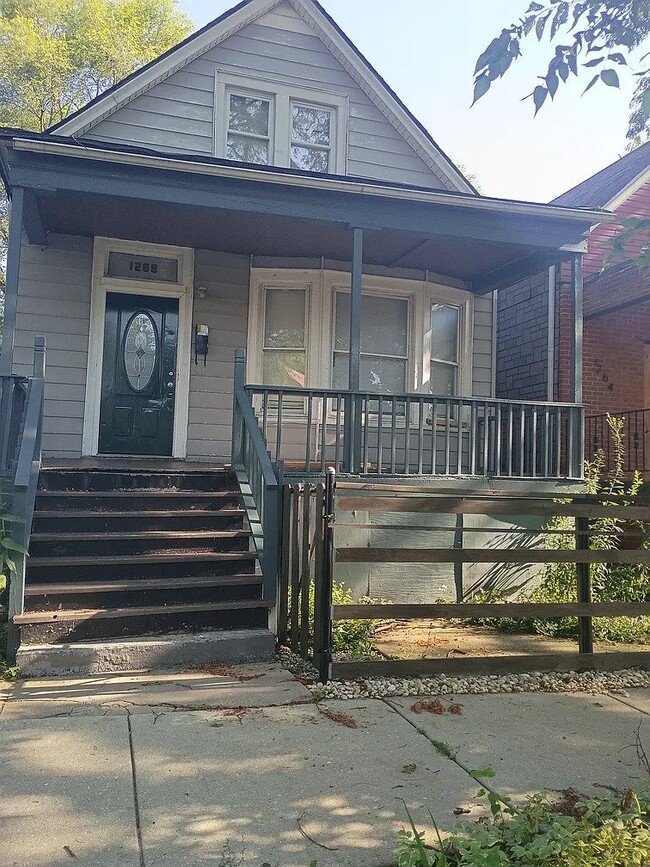 Building Photo - 1268 W 71st St