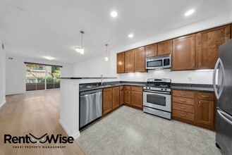 Building Photo - 1388 Broadway