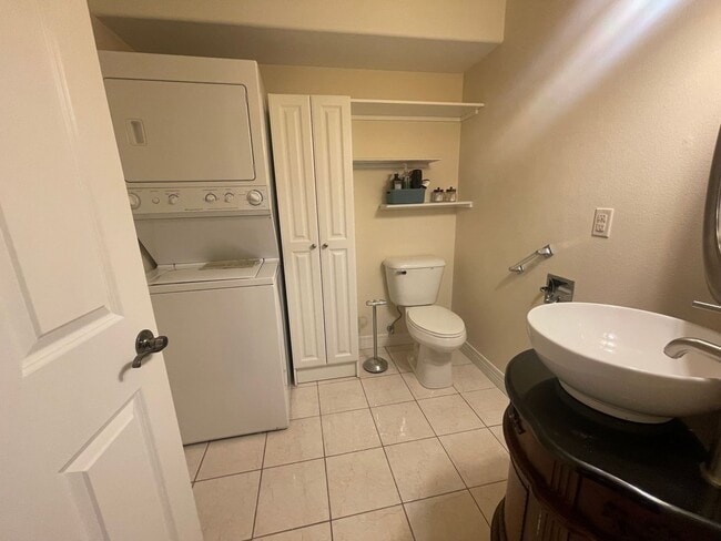 Building Photo - Furnished 3 bedroom 3 bath Apartment in Morningside Community, Blue Eye MO