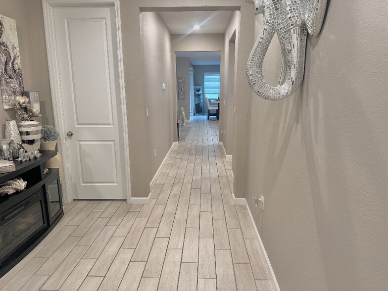 Building Photo - 5224 Meadow Song Dr