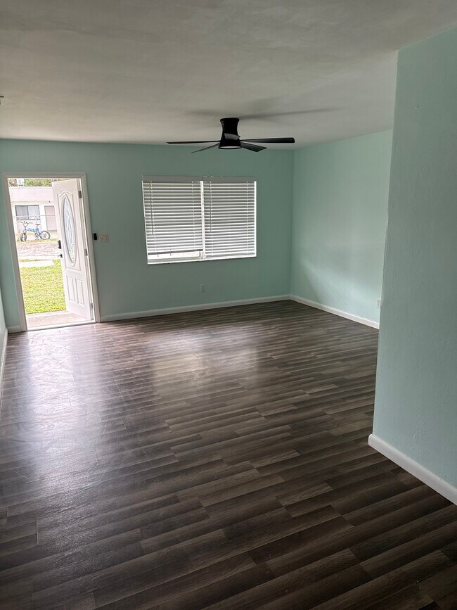 Building Photo - 2247 Taylor St