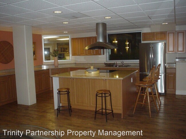 Building Photo - 902 NE 43rd St