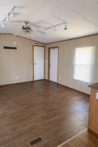 Building Photo - 3a Somerset Dr