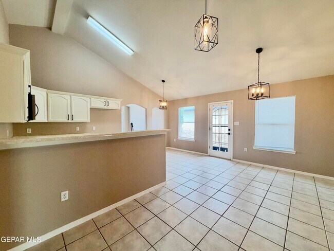 Building Photo - 3904 Tierra Marfil Rd