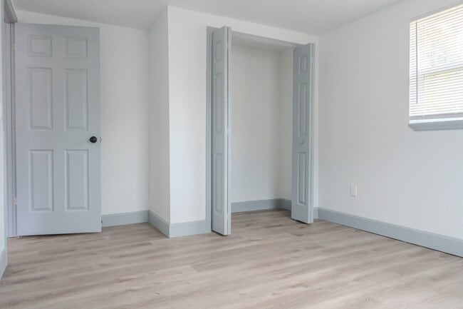 Building Photo - 217 Betty Ave