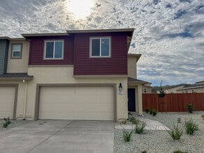 Building Photo - Welcome to this beautiful 4 Bedroom house you can call home!
