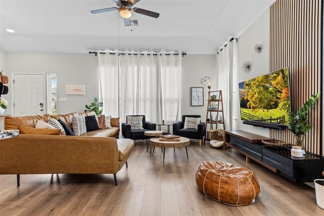 Building Photo - 709 Speckled Alder Dr