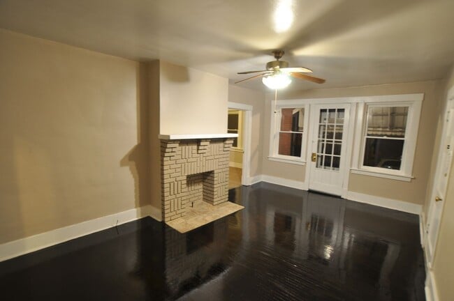 Building Photo - Cozy Living in Beaver Falls Awaits You!