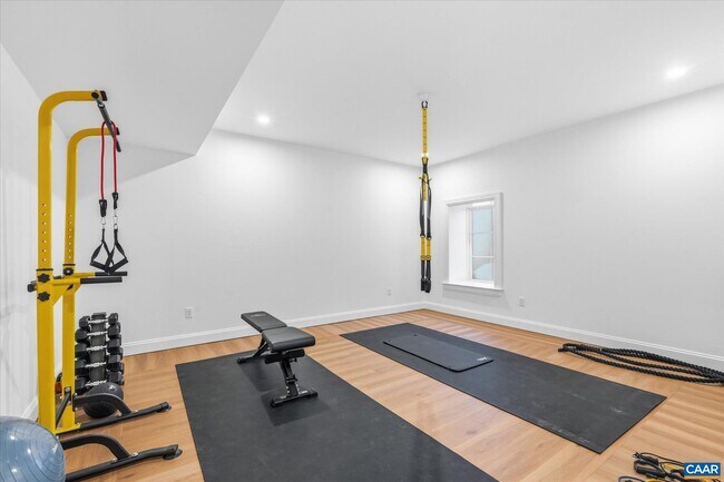 Building Photo - 4018 Fairway Dr