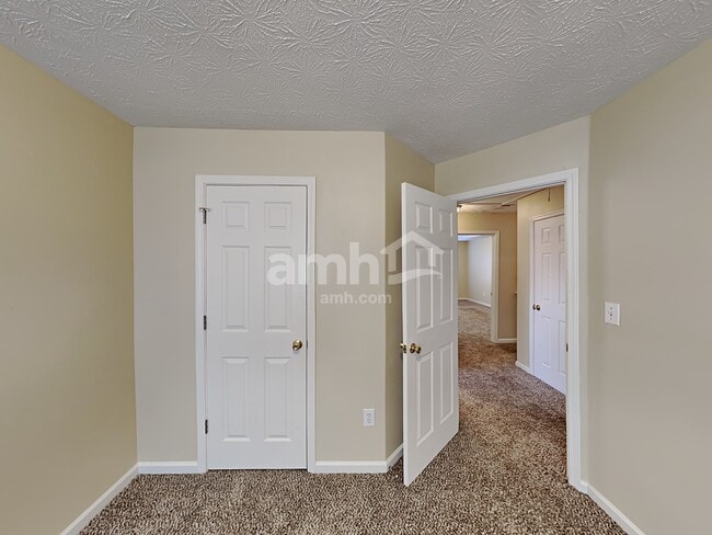 Building Photo - 1821 Chardin Way