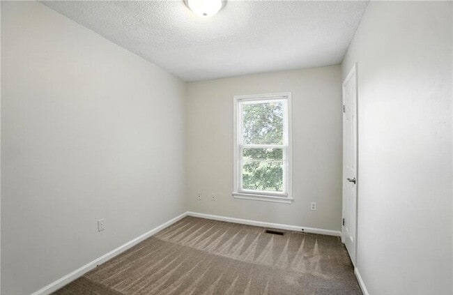 Building Photo - 2333 Meadows Landing