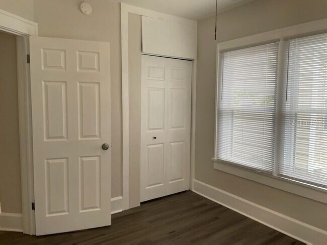 Building Photo - 3734 Burlington Ave N