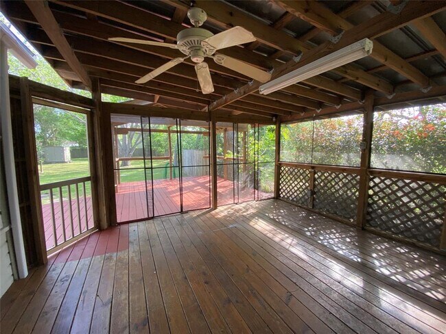 Building Photo - 6022 Dubose St