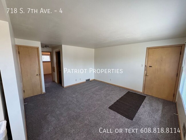 Building Photo - 718 S 7th Ave