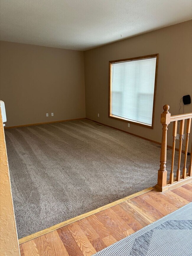 Building Photo - Beautiful Duplex Available Now