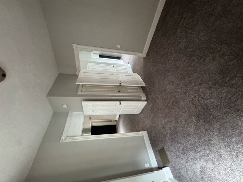 Building Photo - 241 N 4th St