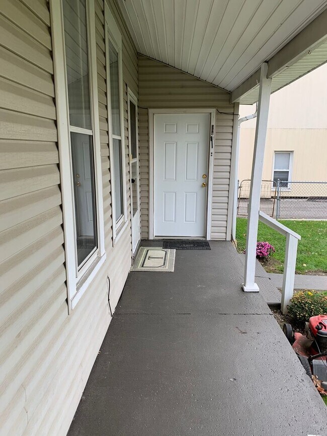 Building Photo - JPL334