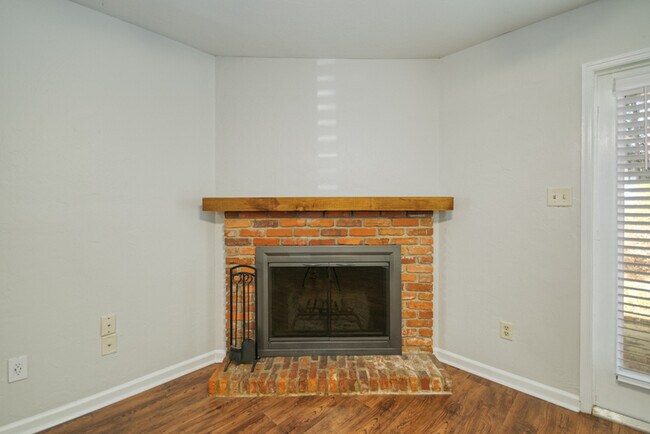 Building Photo - 1340 Cherry St