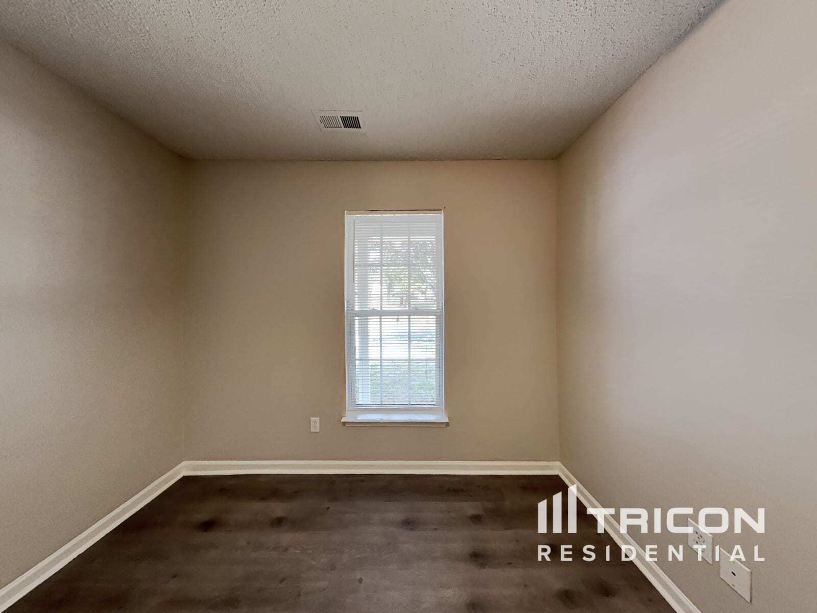 Building Photo - 2916 Westwinds Ct