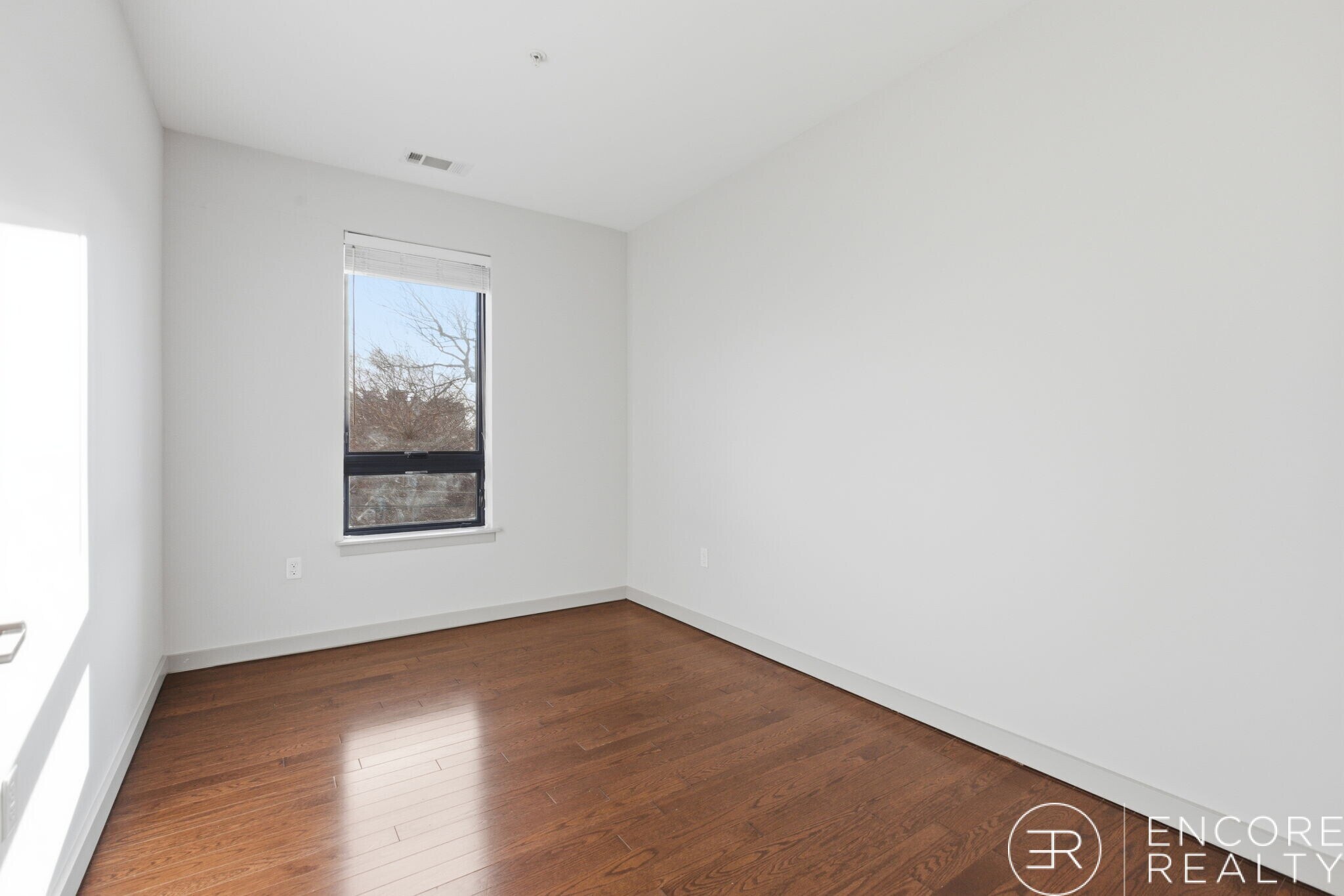 Building Photo - 40A Marion St