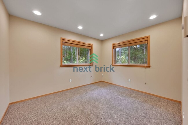 Building Photo - 2 BED & 2 BATH SINGLE FAMILY FOR RENT