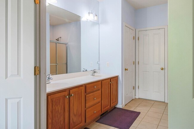 Building Photo - 68 Buttercup Ln