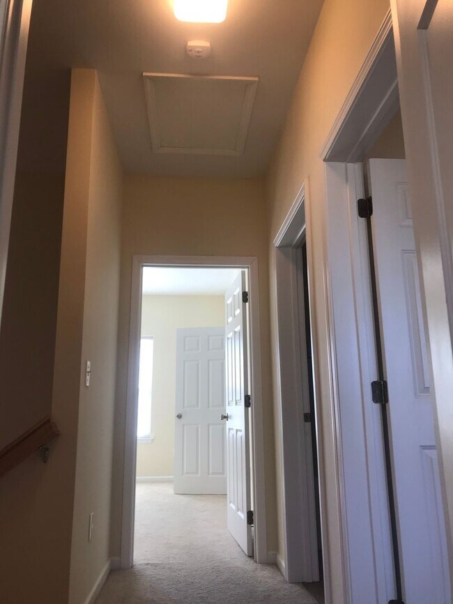 Building Photo - Arden Townhome: Commuter's Wishlist