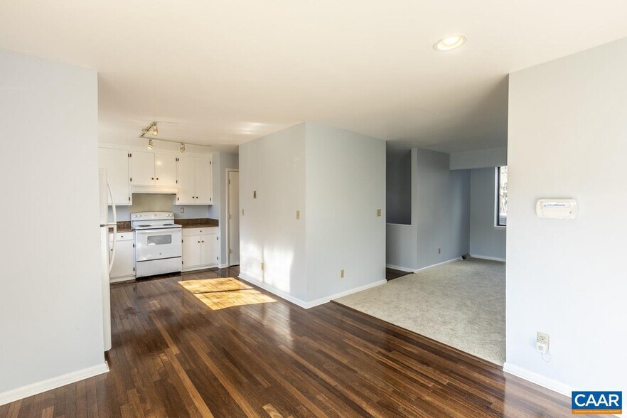 Building Photo - 1216 Chatham Rdg