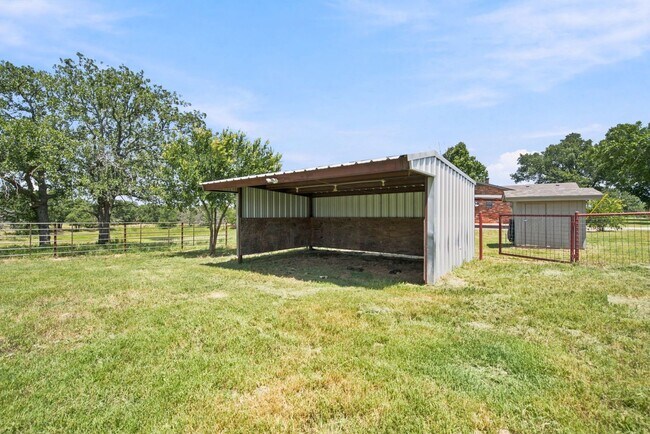 Building Photo - Country Home with Pond, Horse Pens & Optional Additional Pasture