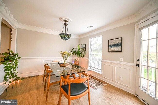 Building Photo - 46893 Eaton Terrace