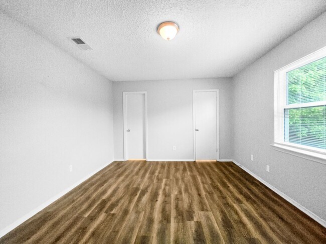 Building Photo - Coming Soon! 4 BR/2BA | Newly Renovated Single Family Home | 1-Car Garage Parking | Covered Patio...