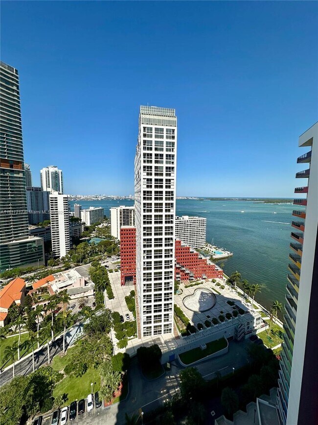 Building Photo - 1581 Brickell Ave
