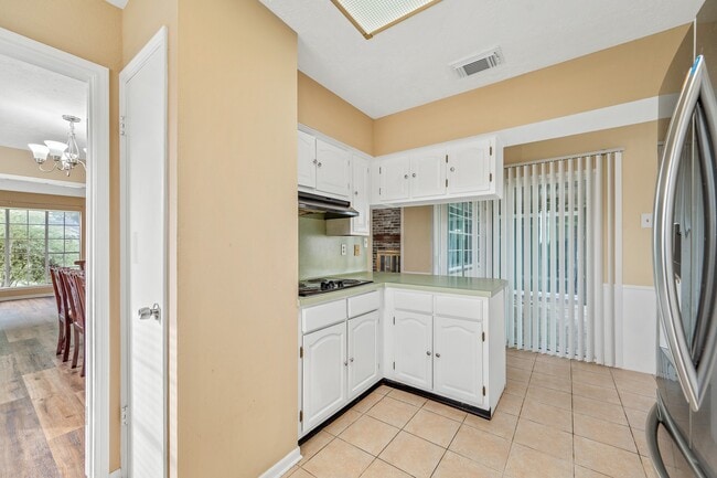 Building Photo - 9302 Claridge Dr