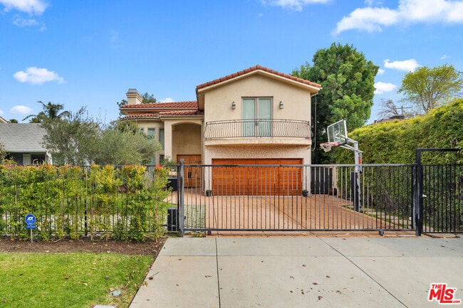 Building Photo - 4510 Tyrone Ave