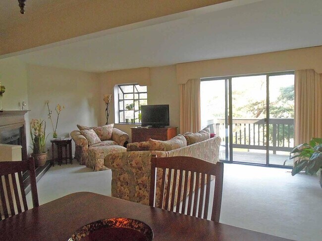 Building Photo - 2547 Meade Ct