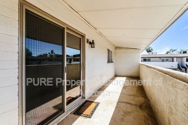 Building Photo - 810 E Colter St